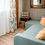 Camila Apartman *